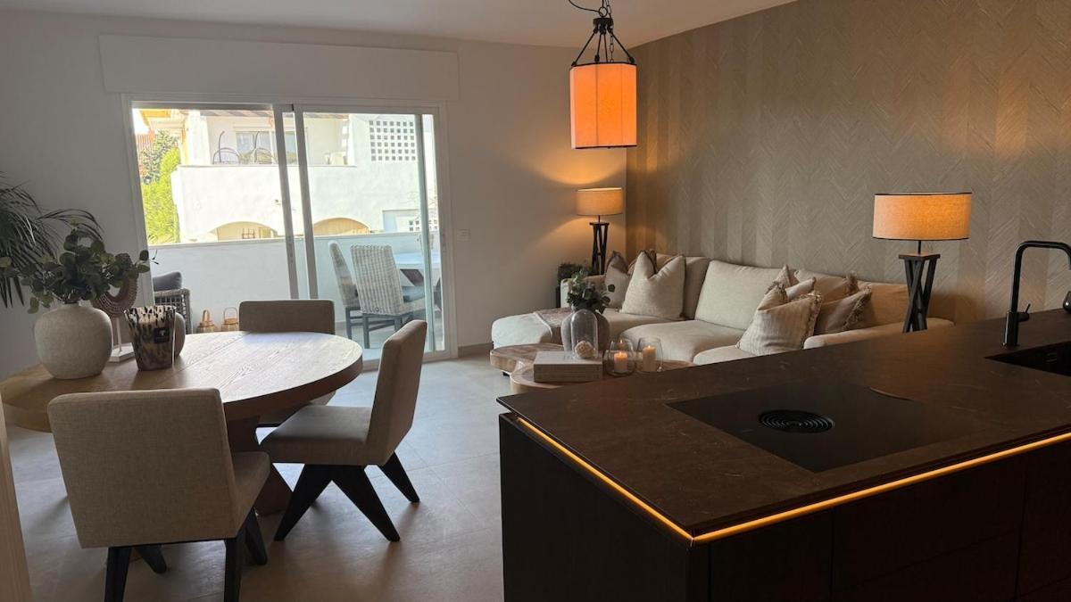 Apartamento Sea View And Sunny Rooftop In Marbella, Remodeled 2025